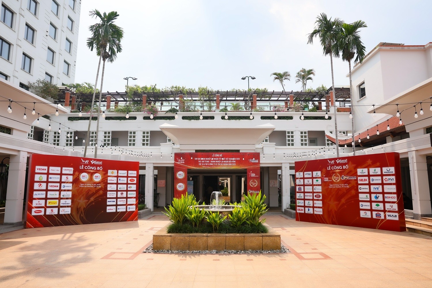 Backdrop giới thiệu các Nhà tài trợ và các DN tham gia sự kiện